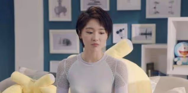 原創諸葛大力坐地鐵被偷拍，失去了十級美顏，還是你女神嗎？