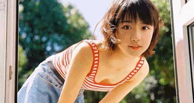 原創諸葛大力坐地鐵被偷拍，失去了十級美顏，還是你女神嗎？