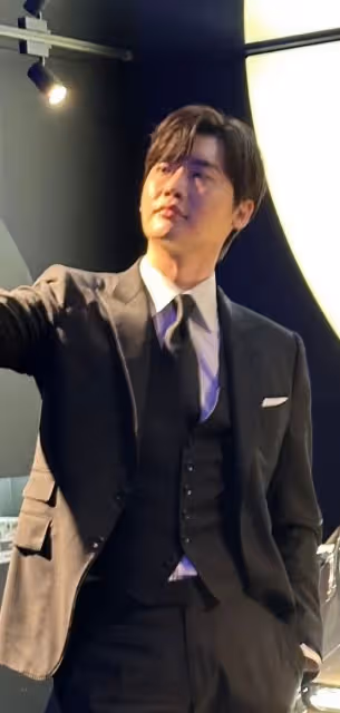 撕到發癲了