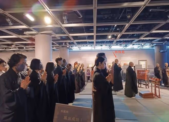 港星林偉亮近照曝光，出家13年樣貌變祥和，曾與周海媚鬧緋聞