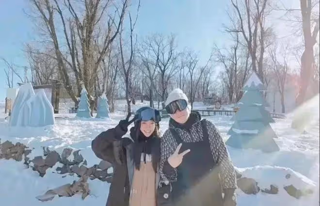 楊穎一天之內兩次上熱搜，助理髮文亮明態度：媽媽開門，我是離譜