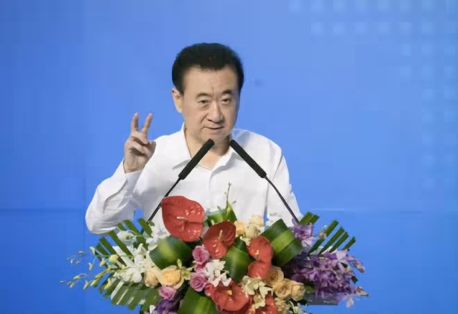 兩大首富兵敗長白山：一個賣水虧掉40億，一個花200億建「空城」