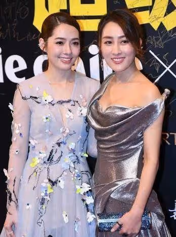 馬蘇郭碧婷同穿拖地連衣裙, 看到倆人上身效果, 女明星和豪門差距