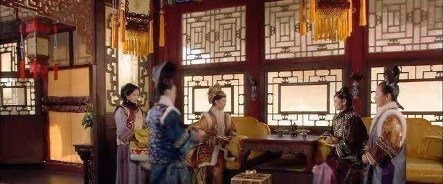 甄嬛傳：誰看懂了？甄嬛離宮後，宜修看到芳若，為何如此擔心？