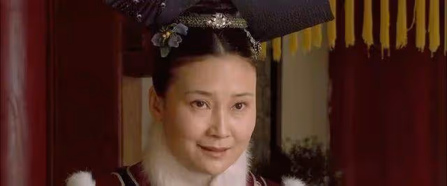 甄嬛傳：誰看懂了？甄嬛離宮後，宜修看到芳若，為何如此擔心？