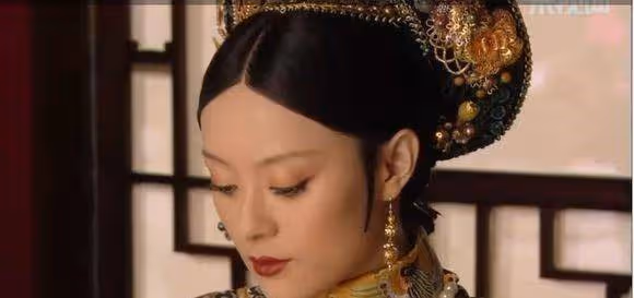 甄嬛傳：當上太后又如何，這件首飾暴露出甄嬛始終沒放下皇上