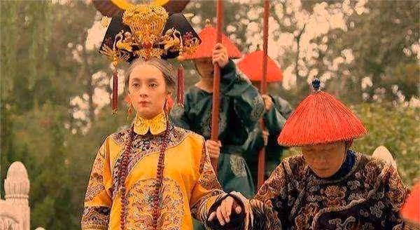 甄嬛晚年看到妃嬪放風箏，為何想起了安陵容，而不是愛放風箏的淳