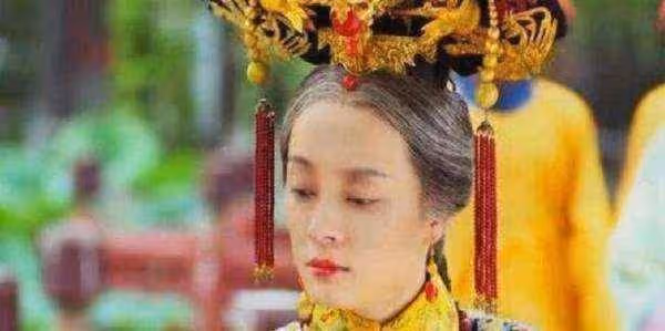 甄嬛晚年看到妃嬪放風箏，為何想起了安陵容，而不是愛放風箏的淳