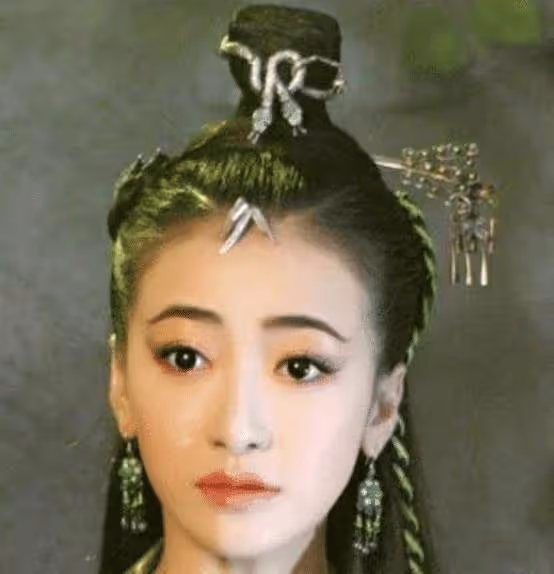 曾為了愛情放棄演繹生涯，現淪為網劇專業戶，導演：便宜又好使