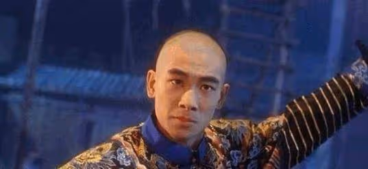 她嫁給了梅艷芳最愛的男人，8年連生3胎，40歲已成這樣