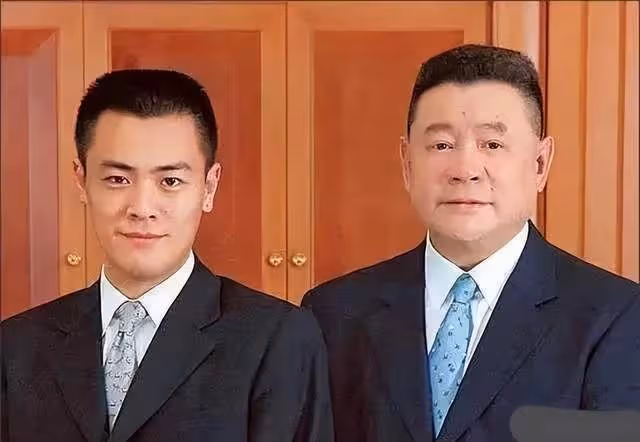 李嘉欣暗戳戳應戰劉鑾雄，稱絕育可以使狗安靜，內涵意味滿滿