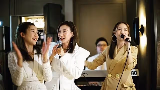 香港知名女星辦奢華派對!談過30多次戀愛,疑減肥過度身材消瘦