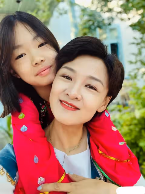 前央視女主持人李小萌否認家暴傳聞，稱陽康後撞牆，記憶直接斷片