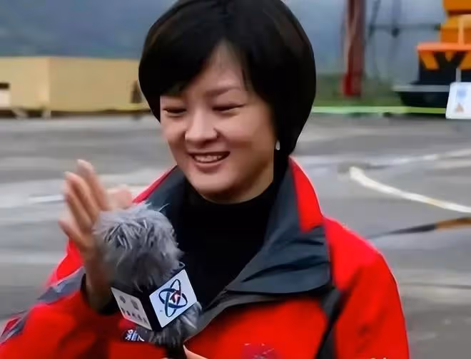 前央視女主持人李小萌否認家暴傳聞，稱陽康後撞牆，記憶直接斷片