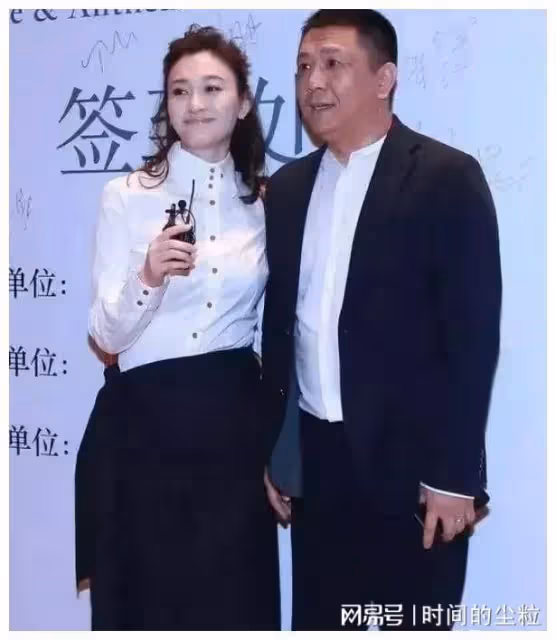 李小冉為鄢頗流產2次慘被拋棄，男閨蜜為她的「瘋狂人生」買了單