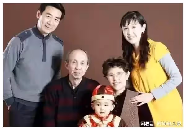 李婷愛上了大24歲的寇振海，父母要斷絕關係，寇一招抱得美人歸