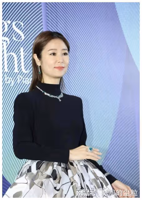 外媒鏡頭堪比照妖鏡，孫儷顏垮，楊冪露怯，女星生圖暴露人間真實