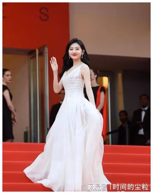 外媒鏡頭堪比照妖鏡，孫儷顏垮，楊冪露怯，女星生圖暴露人間真實