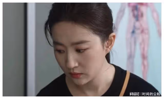 外媒鏡頭下的國內女星,真實堪比照妖鏡,孫儷露怯,劉亦菲扛住了