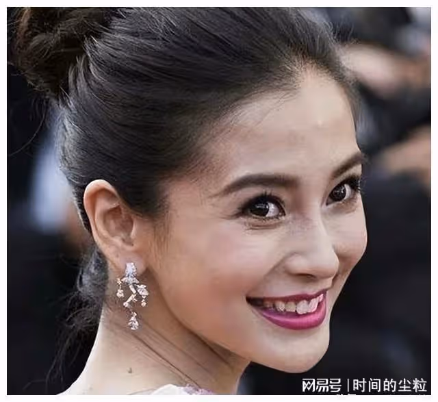 外媒鏡頭下的國內女星,真實堪比照妖鏡,孫儷露怯,劉亦菲扛住了