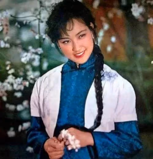 劉曉慶再訪陝西乾陵,像30多歲狀態很好,一生像武則天一樣精彩