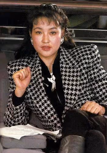 劉曉慶再訪陝西乾陵,像30多歲狀態很好,一生像武則天一樣精彩