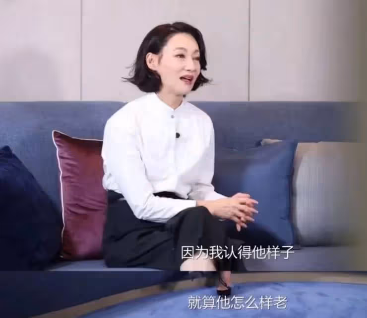 63歲惠英紅:3歲乞討,22歲成名,57歲再登影后,然而有一個男人,值得她苦等47年未婚