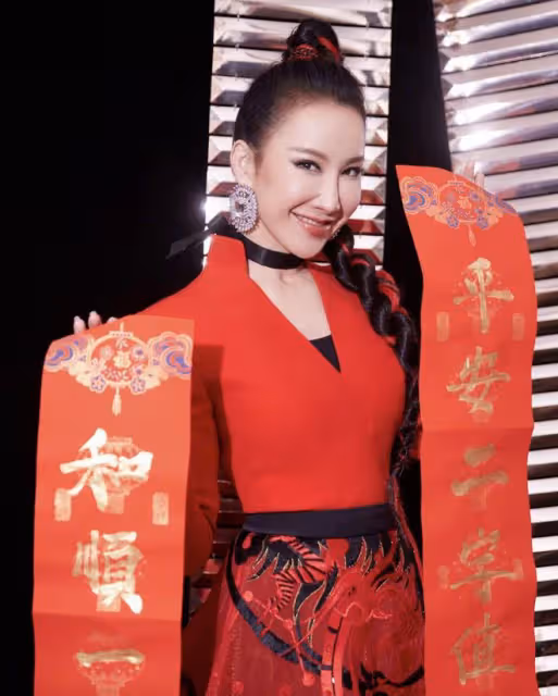 47歲李玫被港媒曝出婚變，分居半年體重降至80斤，老公曾多次出軌