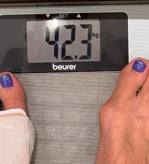 47歲李玫被港媒曝出婚變,分居半年體重降至80斤,老公曾多次出軌