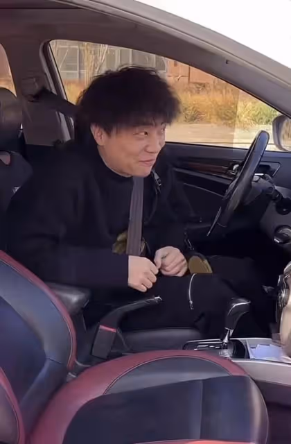 網紅呂長隆被爆出軌,前女友控訴他是出軌慣犯,曾為其墮胎淋雨