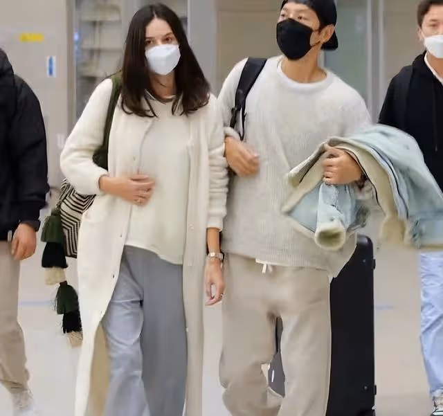 網傳宋慧喬承認和車銀優戀愛中?雙方未回應,韓媒出面說話了.