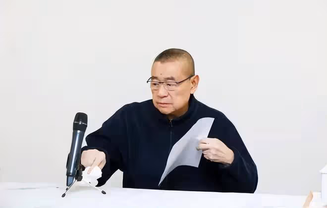 劉鑾雄否認高爾夫球事件,暗諷李嘉欣心機重,婚後還和他要名牌包