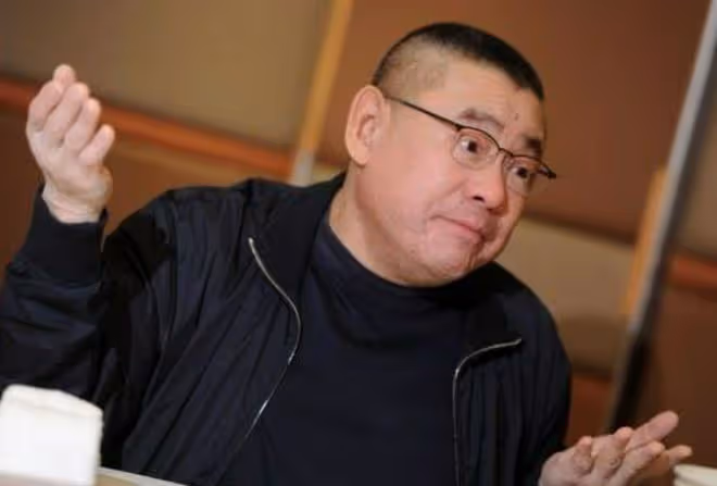 劉鑾雄否認高爾夫球事件,暗諷李嘉欣心機重,婚後還和他要名牌包