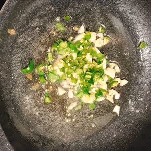 丈母娘都豎大拇指的外酥里嫩油燜蝦