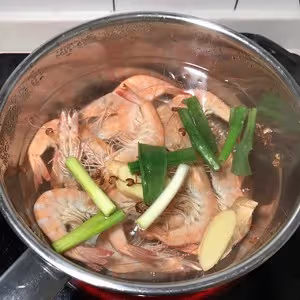 白灼蝦（活蝦煮出來好甜）