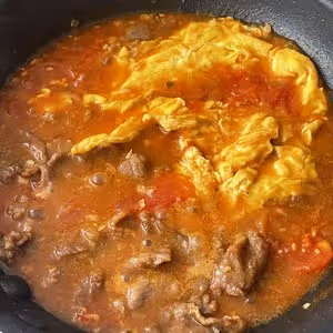 酸甜濃郁～超開胃🔥番茄滑蛋牛肉飯