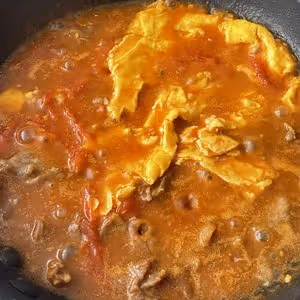 酸甜濃郁～超開胃🔥番茄滑蛋牛肉飯