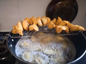 新年點心:懷舊油角(酥脆版)