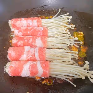 不會做飯都會做的肥牛卷金針菇