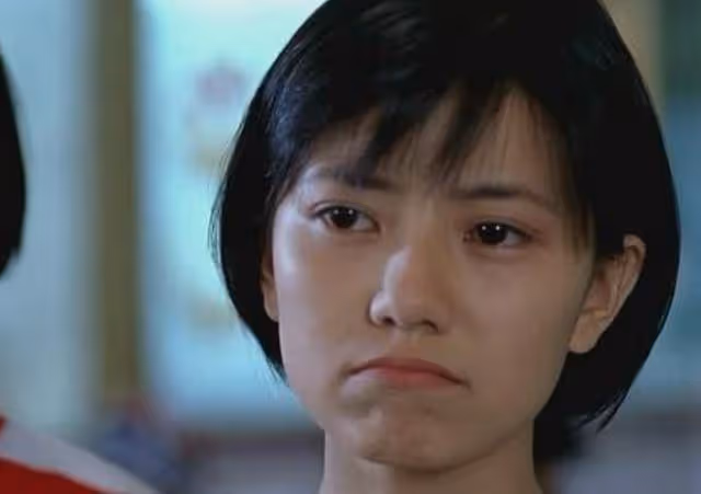 看了高圓圓父母的身份背景，再看趙又廷前女友，網友：眼光太毒辣