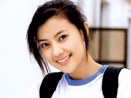 看了高圓圓父母的身份背景，再看趙又廷前女友，網友：眼光太毒辣