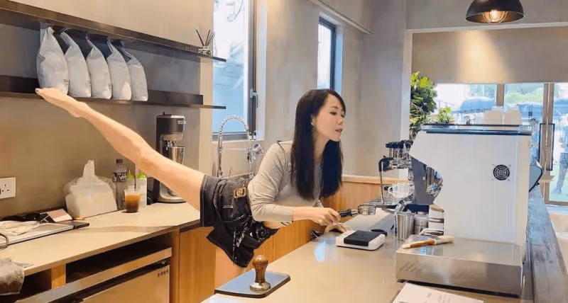 大劉斥4000萬買下前任豪宅，呂麗君持9年虧千萬，現與子女租房住