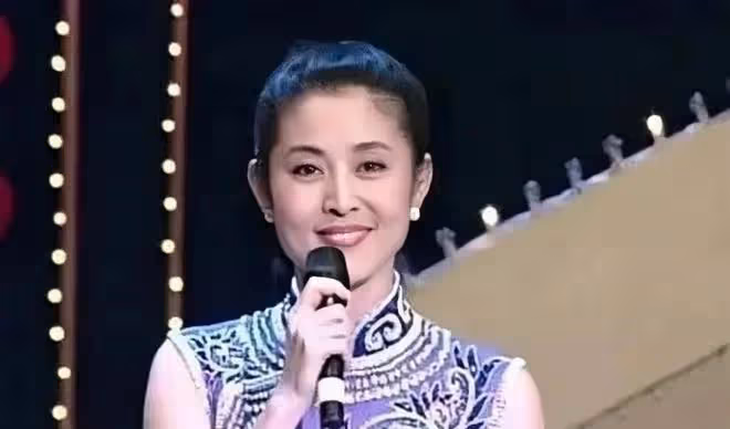 倪萍：三次婚姻，先天缺陷的兒子，將坎坷變成命運的饋贈