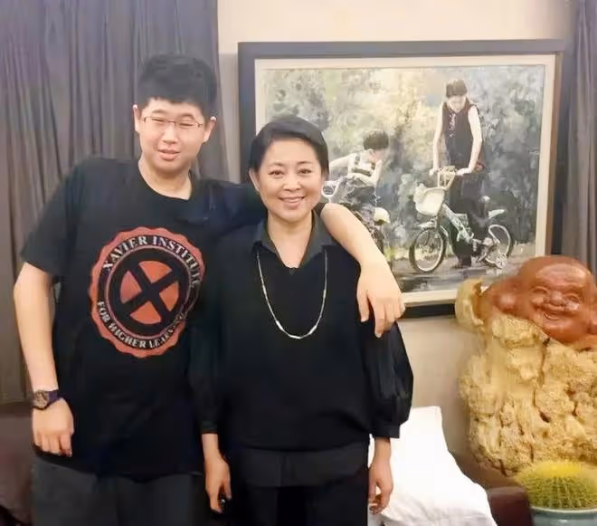 倪萍：三次婚姻，先天缺陷的兒子，將坎坷變成命運的饋贈