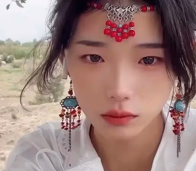 清純妹子灰太狼的人設崩塌,老公:出軌經紀人劉偉,還倒打一耙
