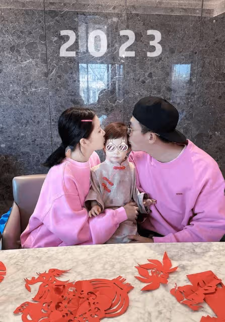 王燦分享母女日常,自製糖葫蘆卻不讓蛋餃吃,被贊和杜淳有夫妻相