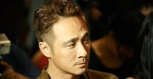 和影帝一見鍾情，婚後19年幾乎從沒做過家務，年近50歲仍似少女臉
