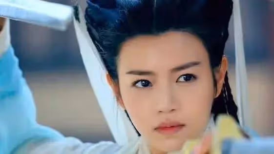 時隔多年「小龍女」陳妍希再穿古裝，當初嫌她丑，現在美到認不出