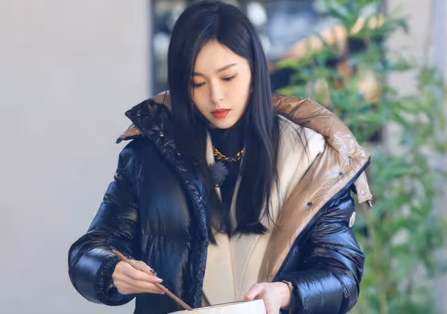 吳彤《我們的客棧》為何看重複出的唐嫣?姚晨沙溢的回答顯情商