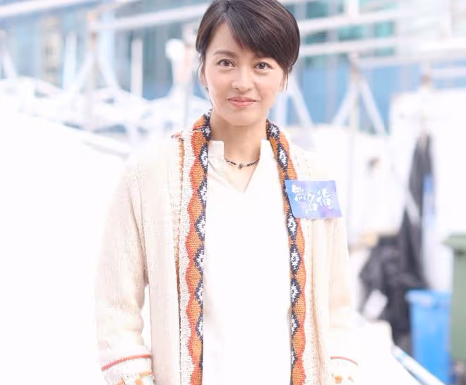 梁詠琪與郭富城首演夫妻！合影比男方高半頭，18歲星二代演其女兒